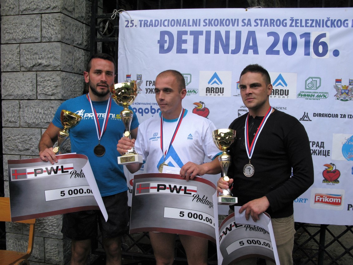 Skokovi u vodu sa železničkog mosta Užice 2016.