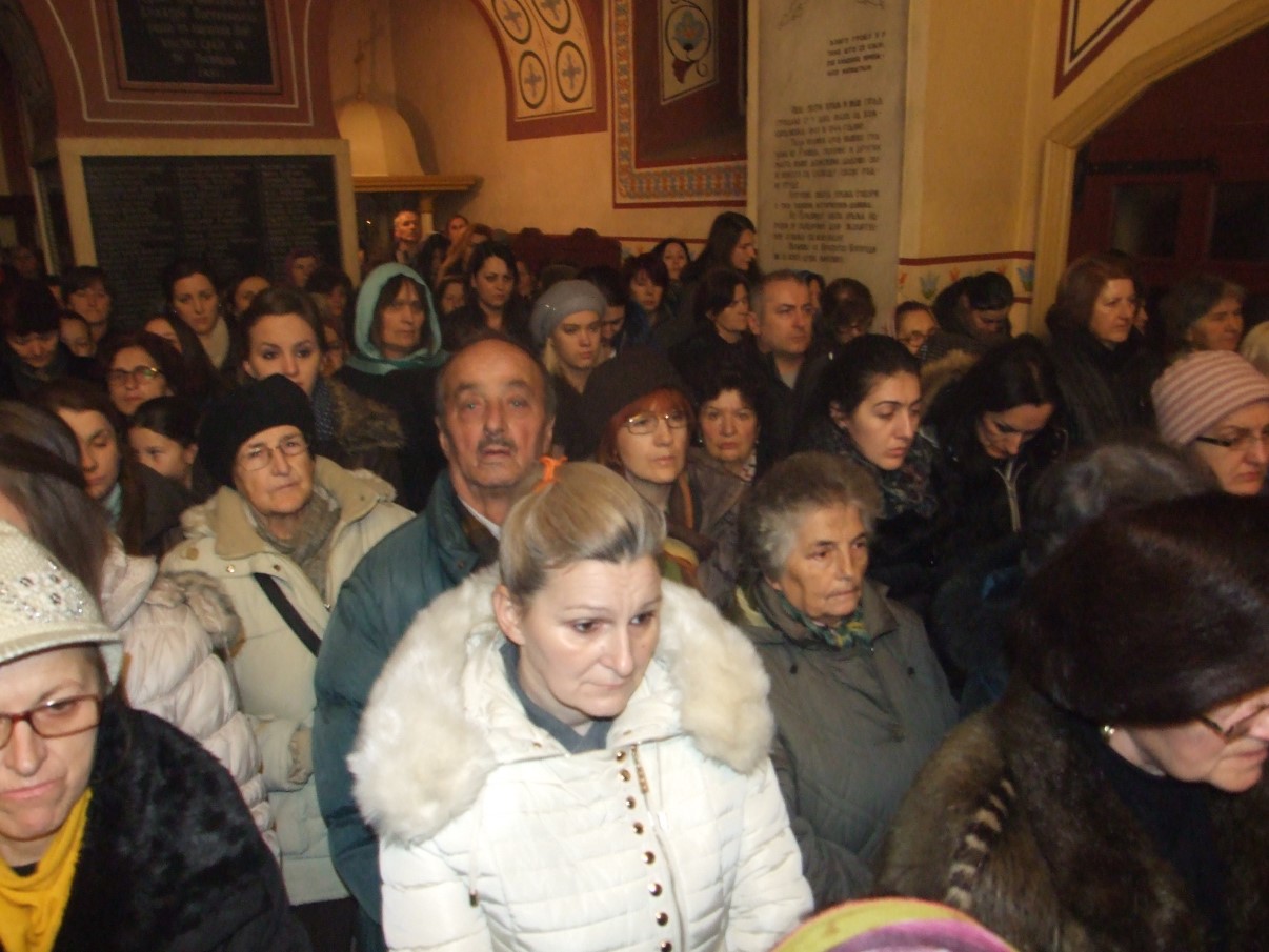 BADNJE VEČE UŽICE, ISPRED CRKVE 6. JANUAR 2016. 15